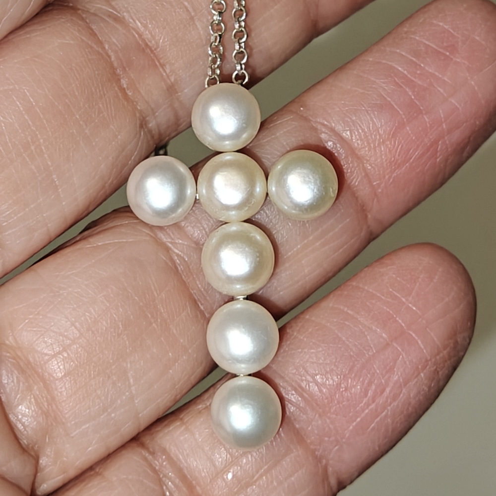 Elegant Genuine Cultured Pearls Crucifix Pendant Silver 925 Chain Necklace